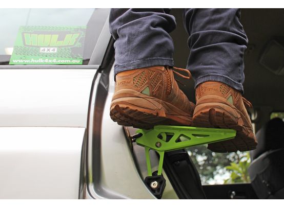 ADJUSTABLE VEHICLE DOOR STEP GAIN ACCESS TO THE ROOF EASILY
